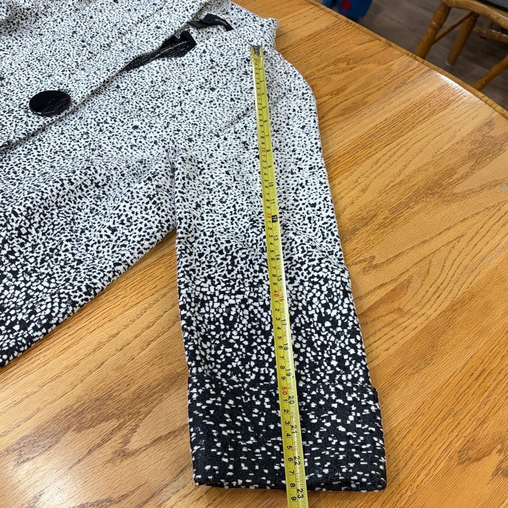 Ali Miles Monochrome Speckled asymmetrical 3/4 length cuff sleeve Blazer - Picture 6 of 9